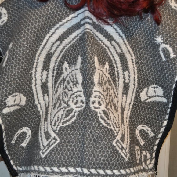 Poncho Mexican traditional Clothing Heavy Blanket horses design - Picture 4 of 4